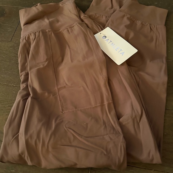 Athleta Mauve Salutation Joggers in Powervita - Picture 3 of 3